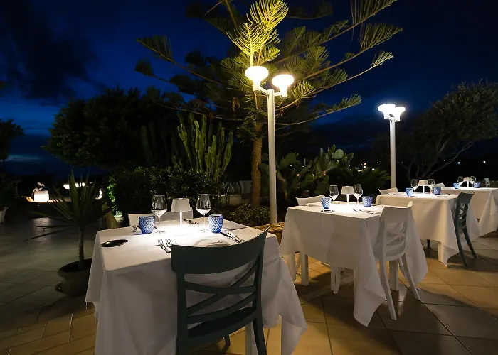 Hotel Ristorante Cavalluccio Marino 3* ミラノ