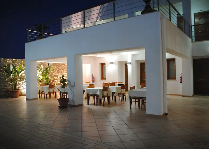 ホテル Hotel Ristorante Cavalluccio Marino 3*